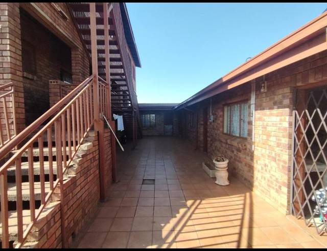 BUSINESS FOR SALE IN LENASIA SOUTH